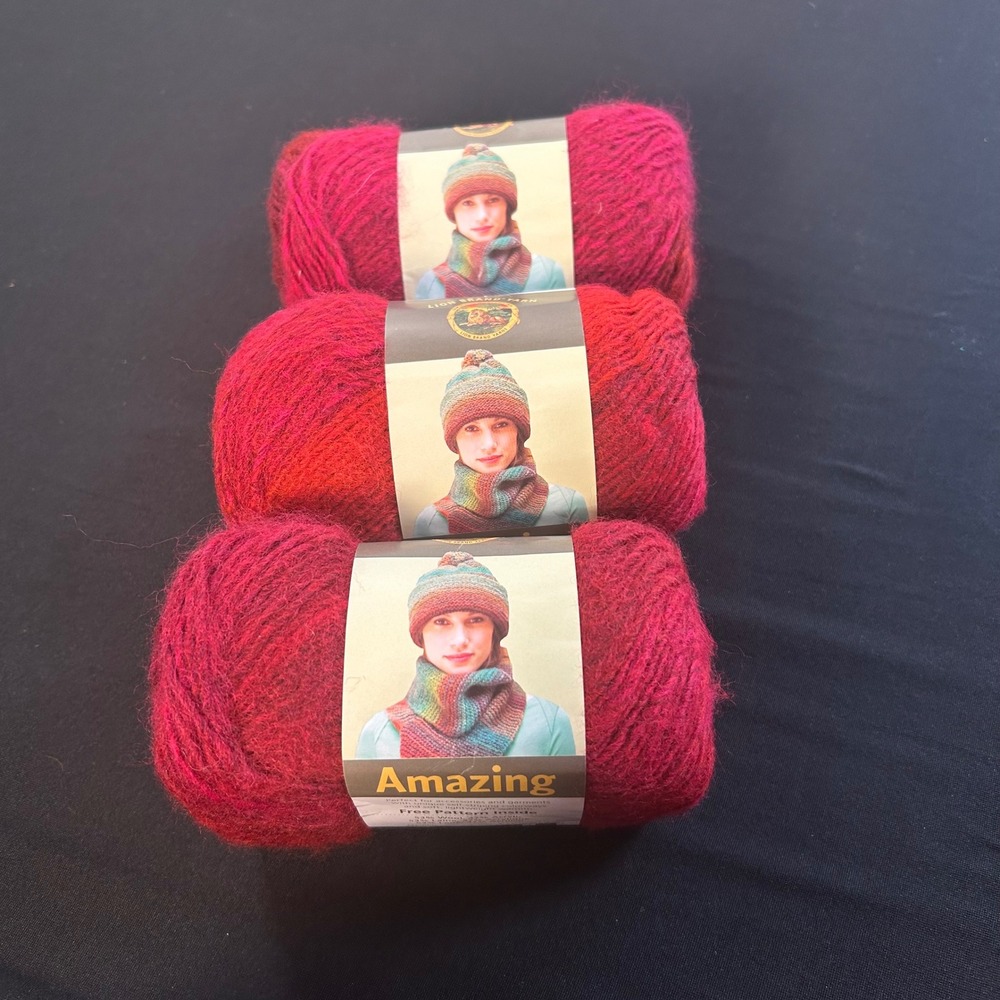 Lion Brand AMAZING Yarn Lot 3 Skeins Red Wool Blend Color Roses #215 Lot #1379